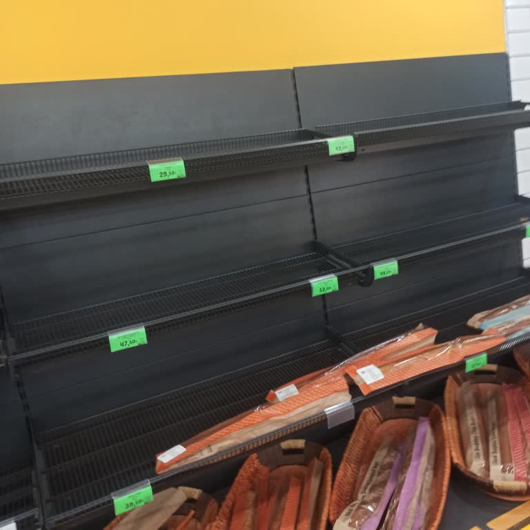 File Markette Ekmek Çeşitlerinin Tükenmesi Mağduriyet Yaratıyor