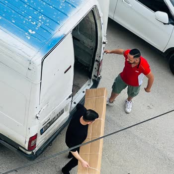 Kargo Ürünü Kapıya Teslim Etmeyip Bana Taşıttı!