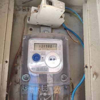 Sayaç Dışarıda Olmasına Rağmen Elektrik Kesildi Ve Haksız Ödeme Alındı