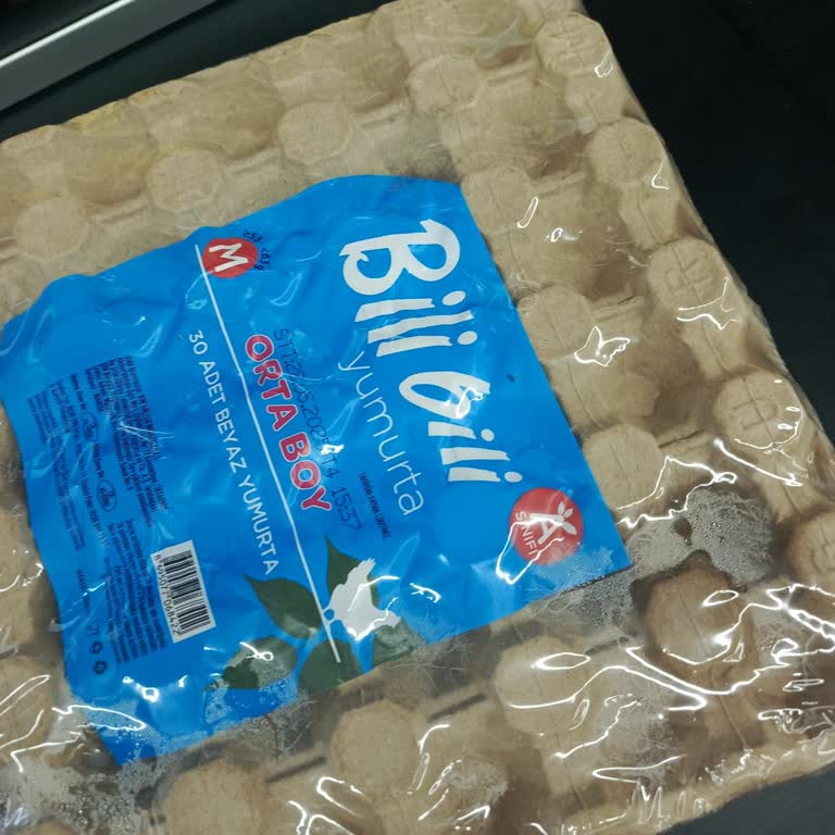 BİM'de Bozuk Yumurtalar Ve İlgisiz Çalışan Sorunu