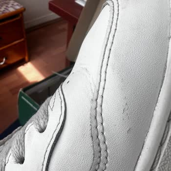 Lacoste Kısa Sürede Derisi Kırılan Ayakkabı Ve İlgisiz Müşteri Hizmeti!