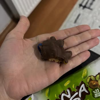 Çikolatanın İçinde Plastik Yabancı Maddeyle Karşılaştım