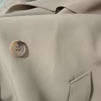 Alvina Mağazasından Aldığım Trençkot Kısa Sürede Tüylendi, İade Veya Değişim Talebim Reddedildi