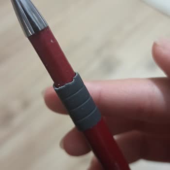 Kısa Sürede Soyulan Kalem Plastikleri Kullanım Deneyimini Olumsuz Etkiliyor