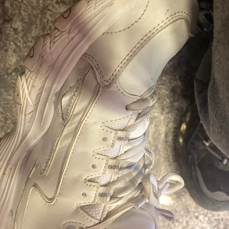 Kısa Sürede Patlayan Ayakkabı Ve Yetersiz Müşteri Hizmeti