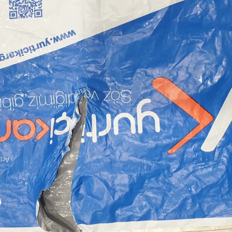 Yurtiçi Kargo Yırtık Kargo Paketi Ve Eksik Ürün Teslimi