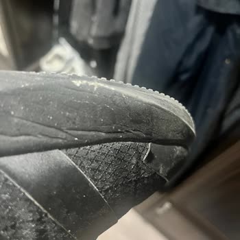 İnternetten Alınan Ayakkabıda Kısa Sürede Açılma Ve İlgisiz Mağaza