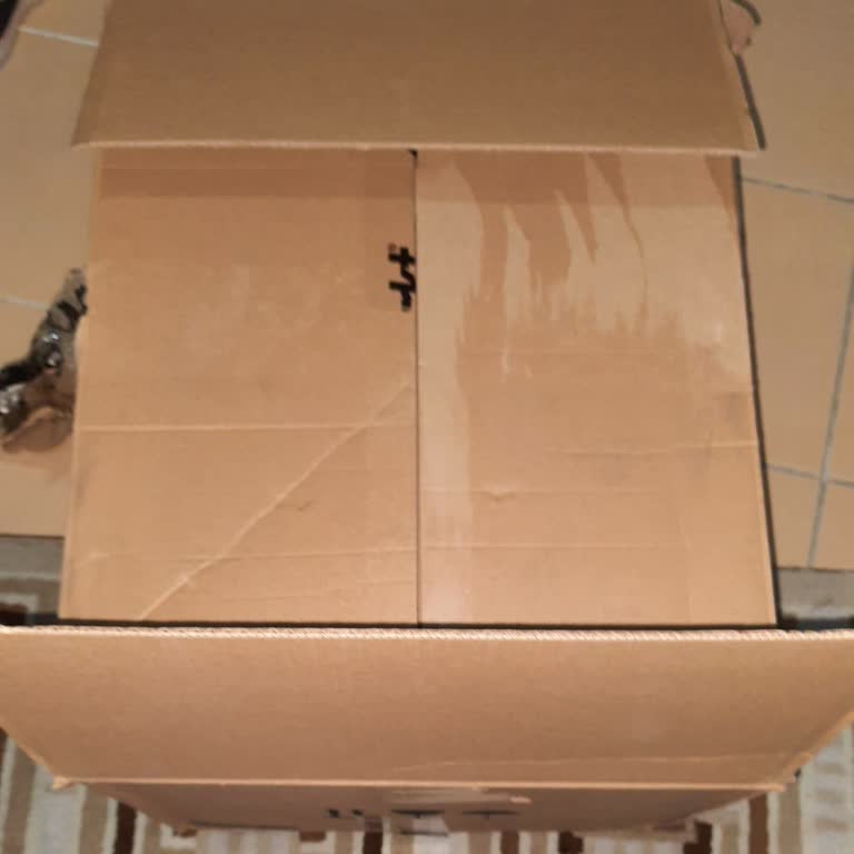 Hasarlı Ve İade Edilmiş Ürün Gönderimi: Sıfır Ürün Beklerken Hayal Kırıklığı