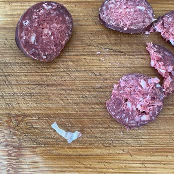 Paketli Sucuktan Lastik Eldiven Parçası Çıktı, Güvenim Sarsıldı