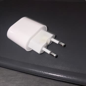 Otobüsteki Priz Nedeniyle Şarj Cihazım Yandı, Maddi Zararım Karşılanmalı