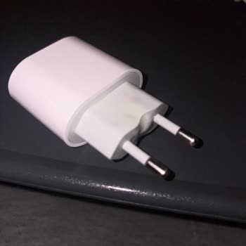 Otobüsteki Priz Nedeniyle Şarj Cihazım Yandı, Maddi Zararım Karşılanmalı