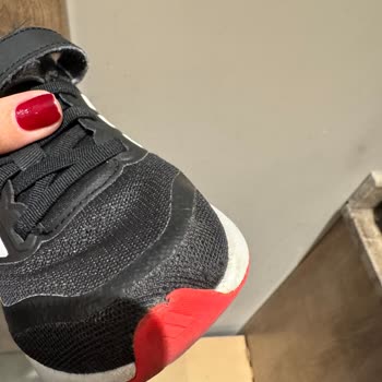 Aldığım Ayakkabının Hatalı Çıkmasına Ve Değişim Talebimin Reddedilmesine Tepki