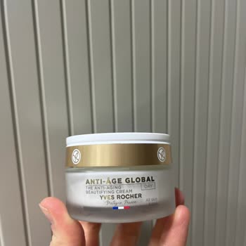 Yves Rocher Anti AGE Global Ürünleri Cildimde Yoğun Kaşıntı Ve Kızarıklık Yaptı