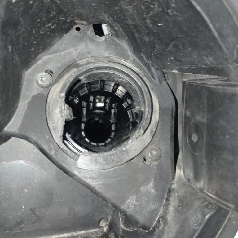 Sıfır Araçta Yakıt Kapağı Sorunu Ve Çözülmeyen Mağduriyet