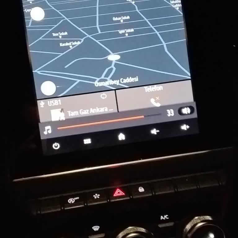 Yeni Clio Alpine Modelinde Sürekli Teyp Donması Ve Servis İlgisizliği