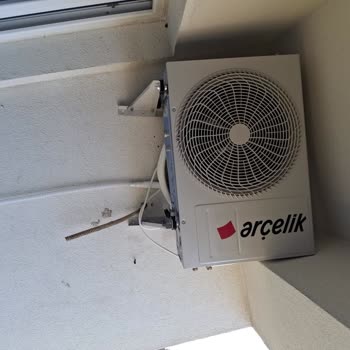 Arçelik Kurtköy Bayisinin Hatalı Klima Montajı Görsel Rahatsızlık Oluşturdu