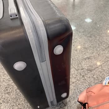 Азимут Авиакомпания Првереждение багажа на рейсе Сочи-Ереван, требование компенсации