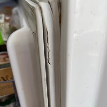 Samsung Buzdolabı Lastikleri Kendiliğinden Çatladı