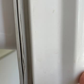 Samsung Buzdolabı Lastikleri Kendiliğinden Çatladı