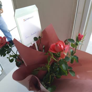 Anneler Gününde Seçtiğimizden Farklı Ve Özensiz Çiçek Gönderildi