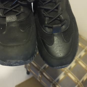 Ayakkabının Tabanı Kısa Sürede Parçalandı, Ürün Kalitesi Hayal Kırıklığı Yarattı