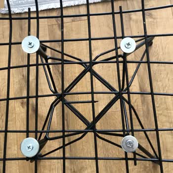 Kusurlu Sandalyeler Ve Satıcıdan Destek Alamama