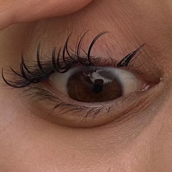 Yoğun Klasik Kirpik Uygulamasında Büyük Hayal Kırıklığı