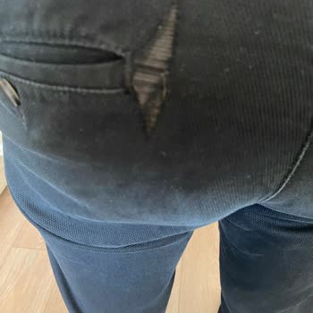 U.S. Polo Pantolonun Arka Ceplerinde Kısa Sürede Yırtılma Sorunu