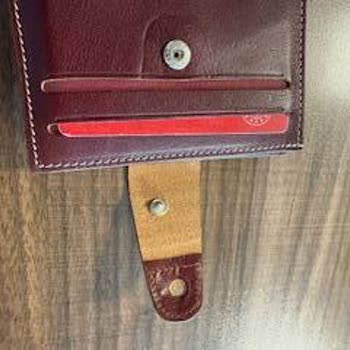 Cüzdan Onarımı İçin Uzun Bekleme Süresi Ve Yavaş İşlem