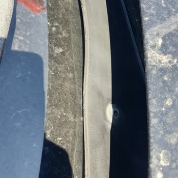 BMW 116ed Ön Cam Fitili Taşlaştı, Su Alıyor, Çözüm Bekliyorum