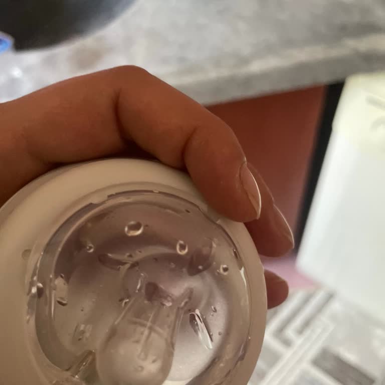 Biberonun Ucu İçine Kaçıyor Ve Fazla Akıyor Çocuğum Boğuluyordu