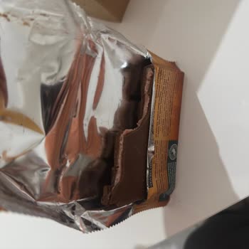 Kahve Dünyası Badem Krokan Çikolata Yerine Frambuaz Dolgulu Çıktı, Alerji Riski Yaşadım