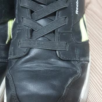 Kısa Sürede Yıpranan Ayakkabıya Firma Sahip Çıkmıyor