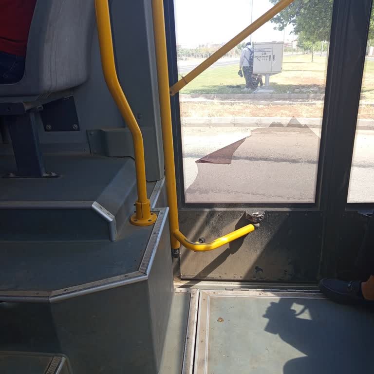 Servis Şoförünün Öğrenci Kartı Israrı Ve Yetişkin Ücreti Talebi