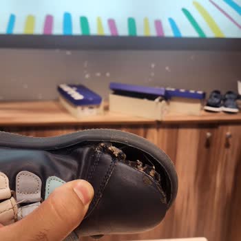 Çocuk Ayakkabısında Kusur Kabul Edilmedi, Değişim Reddedildi