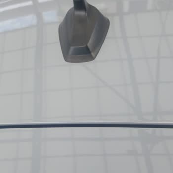 Opet Araç Yıkama Sonrası Antenim Kırıldı Ve Araçta Çizikler Oluştu