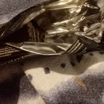 Aldığım Çikolatanın İçinden Yabancı Madde Çıktı, Güvenim Sarsıldı