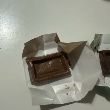 Godiva'dan Aldığım Çikolatalar Küflü Çıktı, Müşteri Hizmeti Dönüş Yapmıyor