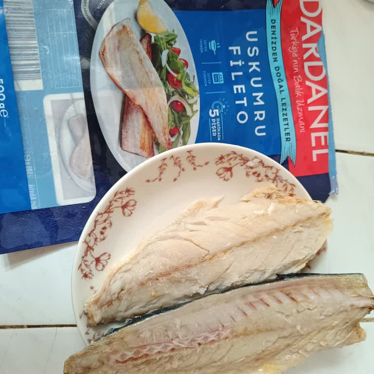 Bayat Ve Kötü Kokulu Dardanel Uskumru Ürünü