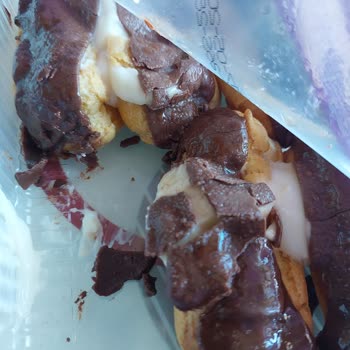 Bozuk Tatlı Tüketimi Sonrası Sağlık Endişesi Ve İlgisiz Mağaza Yetkilileri