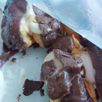 Bozuk Tatlı Tüketimi Sonrası Sağlık Endişesi Ve İlgisiz Mağaza Yetkilileri