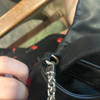 Calvin Klein Çantamın Zinciri Ve Derisi Kısa Sürede Deforme Oldu, İnceleme Sonucu Mağduriyetimi Gidermedi