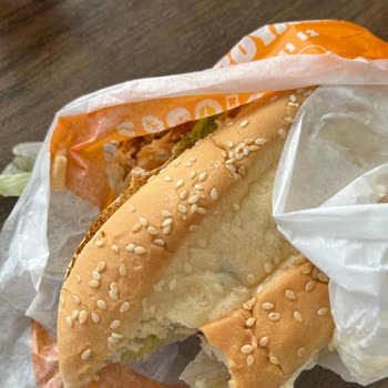Burger King'ten Küflü Ekmek Şoku