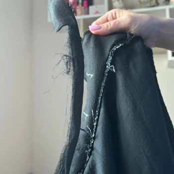 Aldığım Ceket Kötü Kaliteli Ve Hızla Yıprandı