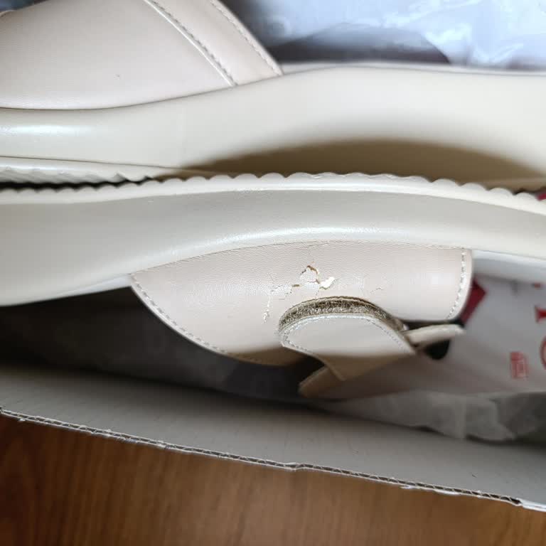 Kullanılmamış Ceyo Terlikte Oluşan Kusurlar!