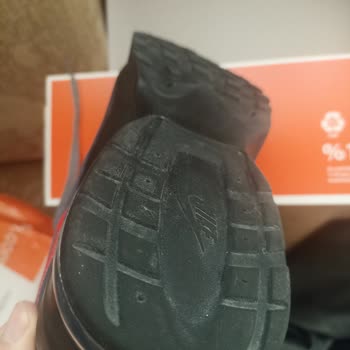 FLOdan Aldığım Ayakkabı Kullanılmış Ve Orijinal Kutusunda Gelmedi