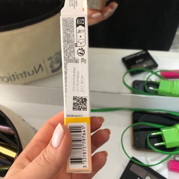 La Roche-Posay Tinted Sunscreen Smells Unusual Even Though I Bought It from a Pharmacy