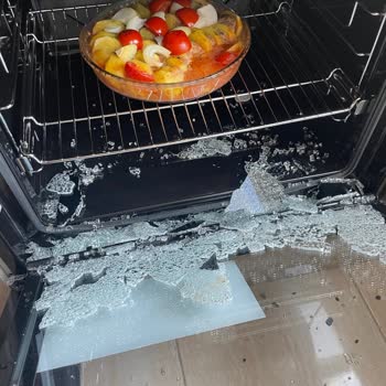 Beko Yeni Alınan Fırının Camı Patladı, Mağdur Edildim