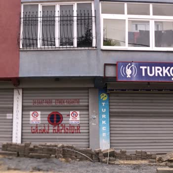 Boğaziçi Elektrik - Bedaş Sokak Aydınlatma Direği İçin Muhatap Bulamıyoruz
