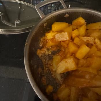 Yanmaz Yapışmaz Denilen Tencere Yapışıyor İade Talebim Reddedildi